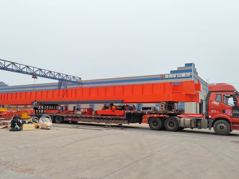 通用橋式起重機(jī) QDXX32/5t—27.7m 制作完成，發(fā)往陜西省銅川市交付客戶使用。