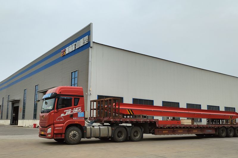 電動(dòng)單梁起重機(jī)3臺(tái) LD5t—16.8m LD3t—16.5m /2臺(tái) 制作完成，發(fā)往江西南昌交付客戶使用。